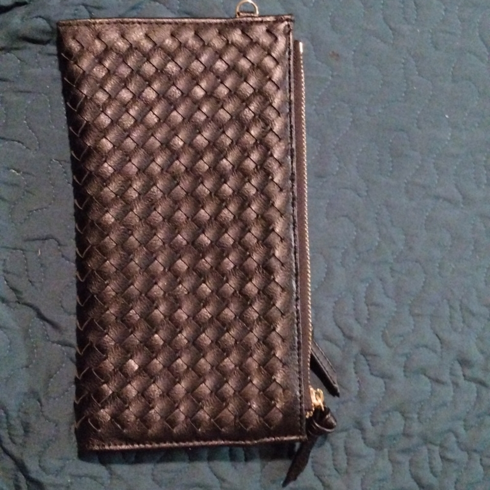 Black clutch